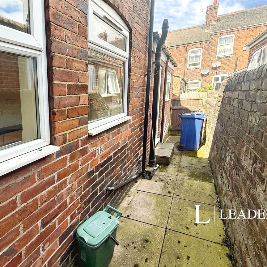2 bedroom house to rent Nelson Street, Newcastle, Staffordshire, ST5 - Photo 1