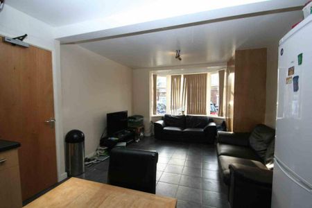 8 bedroom terraced house to rent - Photo 4