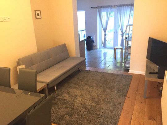 Worple Road, Raynes Park - Photo 1