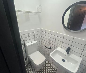 1 bedroom in a house share to rent - Photo 6