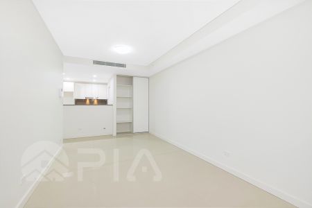 Riverside, Spacious, Contemporary Apartment - Photo 4