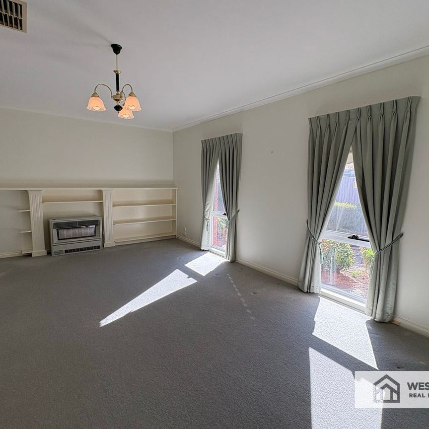 Prime Location - Photo 1