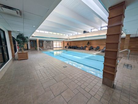 **ALL INCLUSIVE** Beautiful 2 Bedroom Condo in Hamilton!! - Photo 2