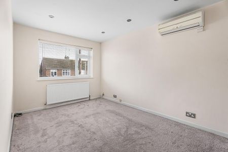 3 bedroom semi-detached house to rent - Photo 3