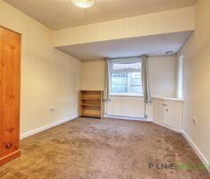 1 BEDROOM Bungalow - Detached - Photo 5