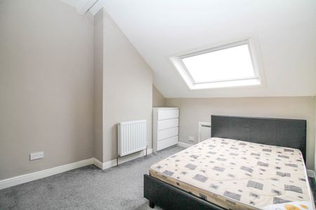 4 bedroom terraced house to rent - Photo 3