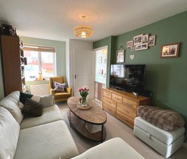 2 bedroom end of terrace house to rent - Photo 1