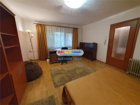 GARSONIERA DECOMANDATA - DECEBAL - Fotografie 3