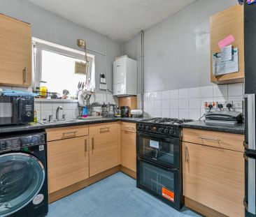 2 bedroom flat to rent - Photo 4