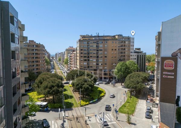 Apartamento T1 com terraço e lugar de estacionamento em Matosinhos