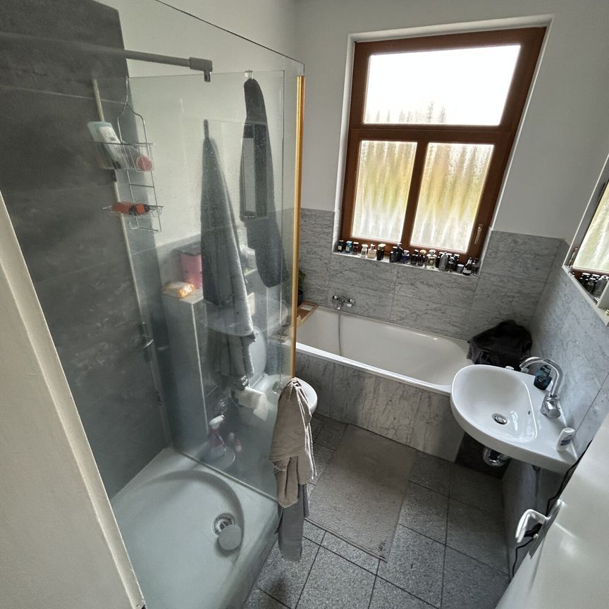 Charmante 4-Zimmer-Wohnung in gepflegter Altbauvilla - Photo 1