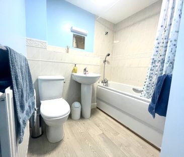 4 bedroom terraced house to rent - Photo 5