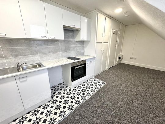 Studio to rent - Photo 1