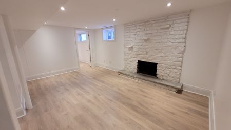 For Lease - 43 Edinburgh Drive, Toronto, Ontario - Photo 2