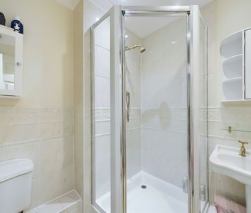 3 bedroom House in Nashdom Lane, Burnham - Photo 5