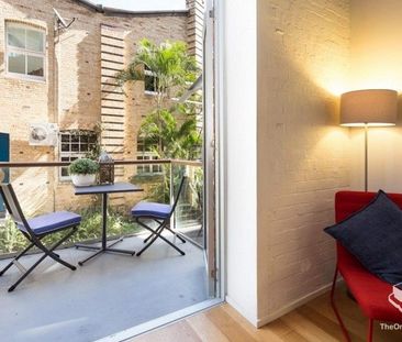 Double Story, Double Balcony, Dream Life in the London Woolstore Ap... - Photo 5