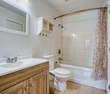 For Lease - 1 RANCHWOOD Crescent, London North, Ontario - Photo 2