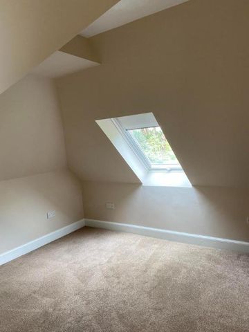 4 bedroom semi-detached house to rent - Photo 3