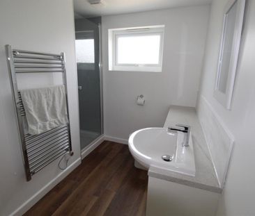 1 bedroom Bungalow To Let - Photo 6