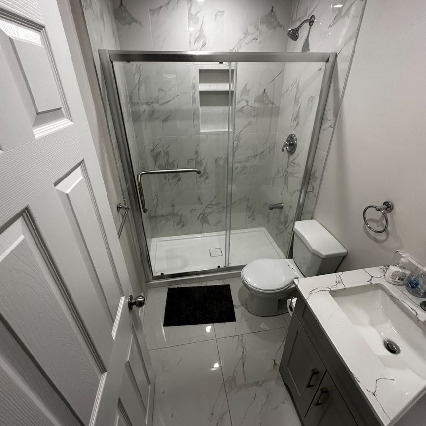 For Lease - 25 Howard Street Unit# Apt. 1 Room B, Toronto, Ontario - Photo 1