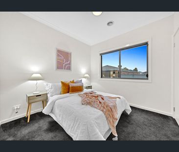 An Outstanding Family Home! - Photo 3