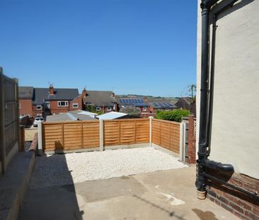 2 bedroom House To Let - Photo 2