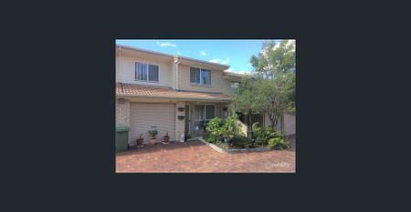 Modern Comfort Meets Tropical Tranquillity in This Stunning 3‑Bedroom Home - Photo 5