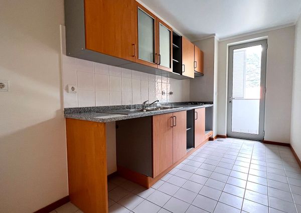 Apartamento T3 - Centro de Santa Cruz - Arrendar