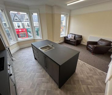 4 bedroom apartment to rent - Photo 4