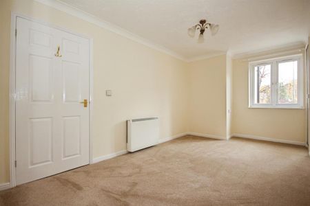 1 bedroom retirement property to rent - Photo 5