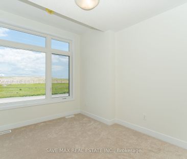 For Lease - 1082 Thompson Drive, Oshawa, Ontario - Photo 3