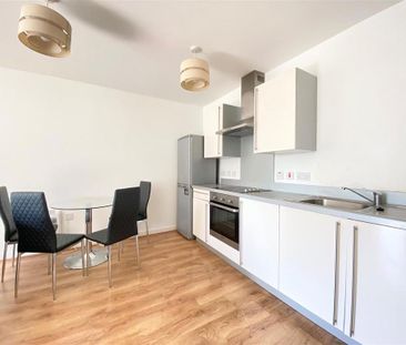 3 bedroom apartment to rent - Photo 6