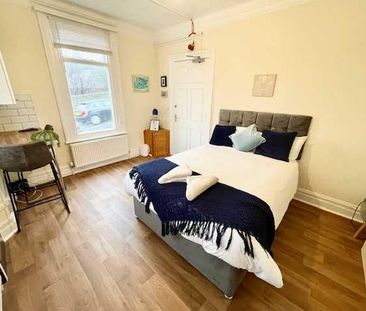 Studio to rent - Photo 1