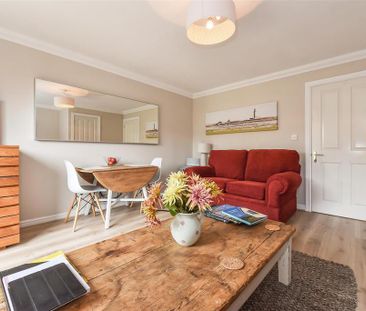 2 bedroom end of terrace house to rent - Photo 1