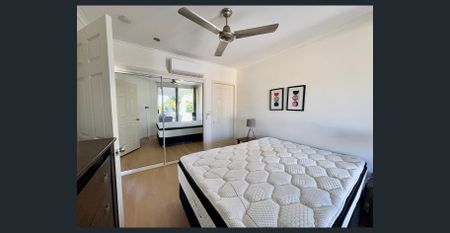 Top Floor Apartment in Trinity Beach Just One Street from the Esplanade! - Photo 3