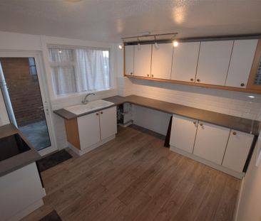 Colina Close Willenhall Coventry - Photo 3