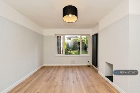 2 bedroom maisonette to rent - Photo 3