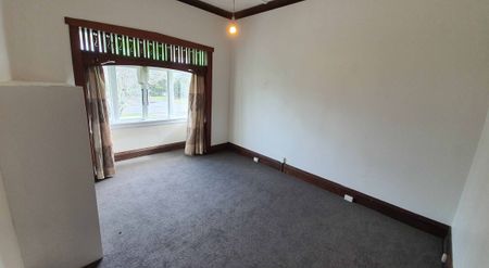 2 Bedroom front flat - Photo 3