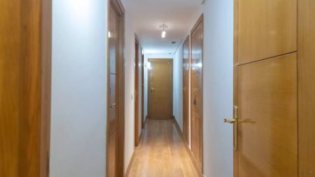 Room in a shared 11-bedroom apartment for rent in El Viso - Photo 2