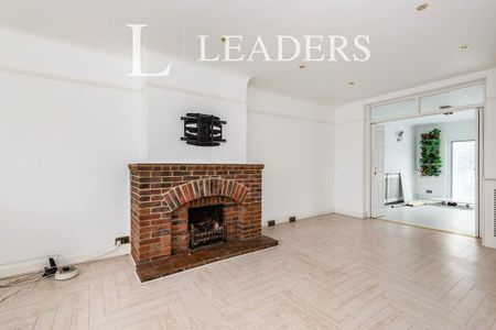 3 bedroom semi-detached house to rent - Photo 4