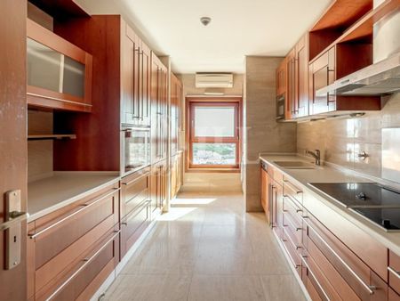 2 room luxury Apartment for rent in Alges, Oeiras, Lisbon - Photo 3
