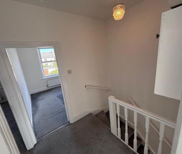3 bedroom flat to rent - Photo 5
