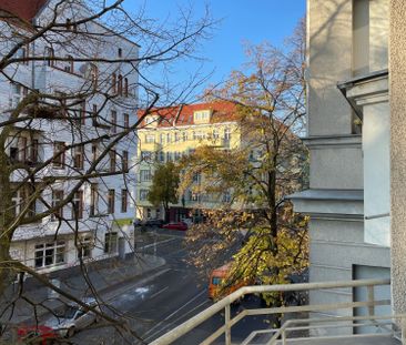 zentral gelegene 3- Zimmeraltbauwohnung – frisch saniert! - Photo 2