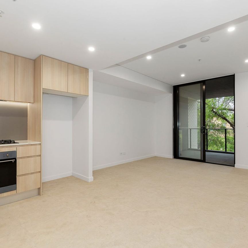 Brand New Modern One Bedroom Apartment - Photo 1