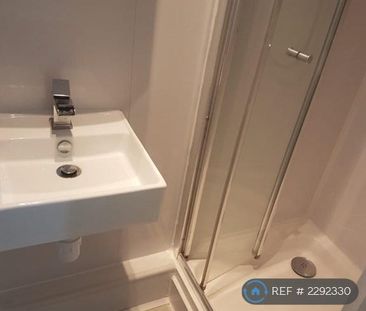 1 bedroom in a house share to rent - Photo 6