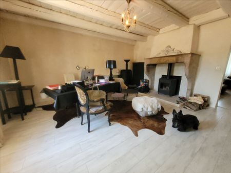 Location Maison 6 pièces 217m² - Photo 2
