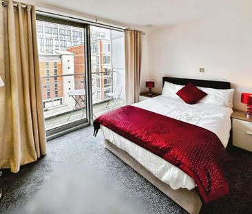 2 bedroom flat to rent - Photo 2