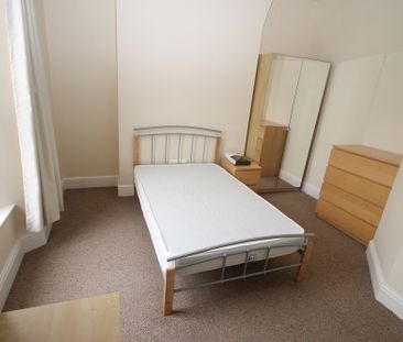 3 Bedroom | 12 Hastings Street, Top Floor Flat, PL1 5BA - Photo 3