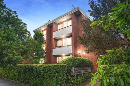 AFFORDABLE LIVING IN A PRIME LOCATION - Photo 5