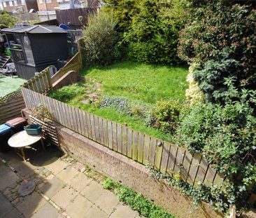 3 bedroom semi-detached house to rent - Photo 6